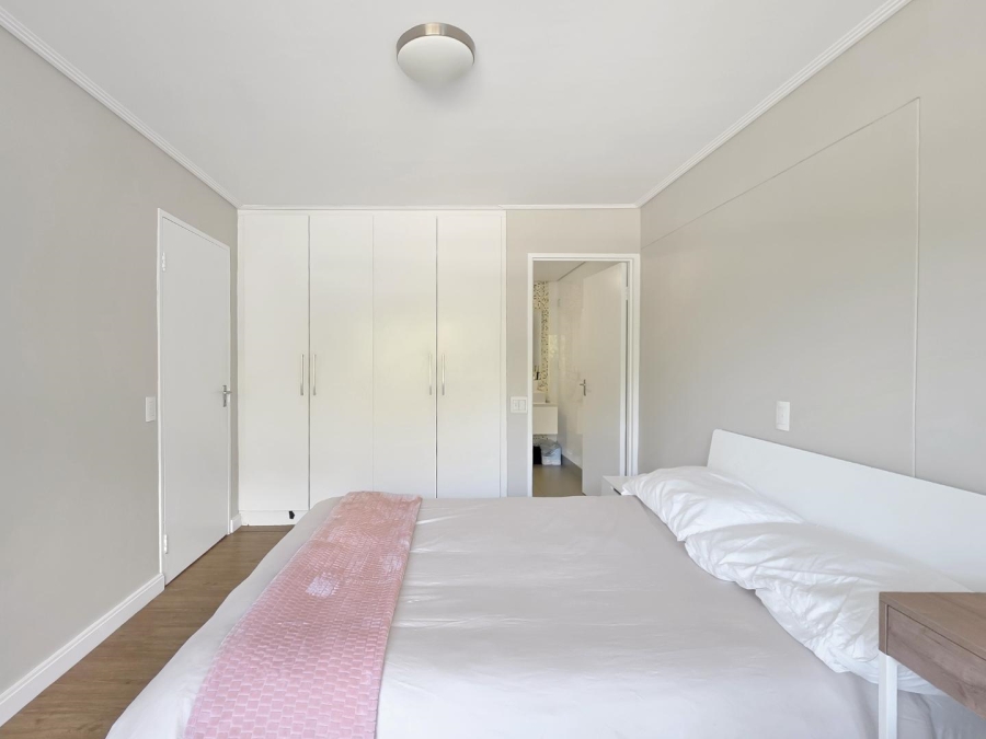 2 Bedroom Property for Sale in Vredehoek Western Cape